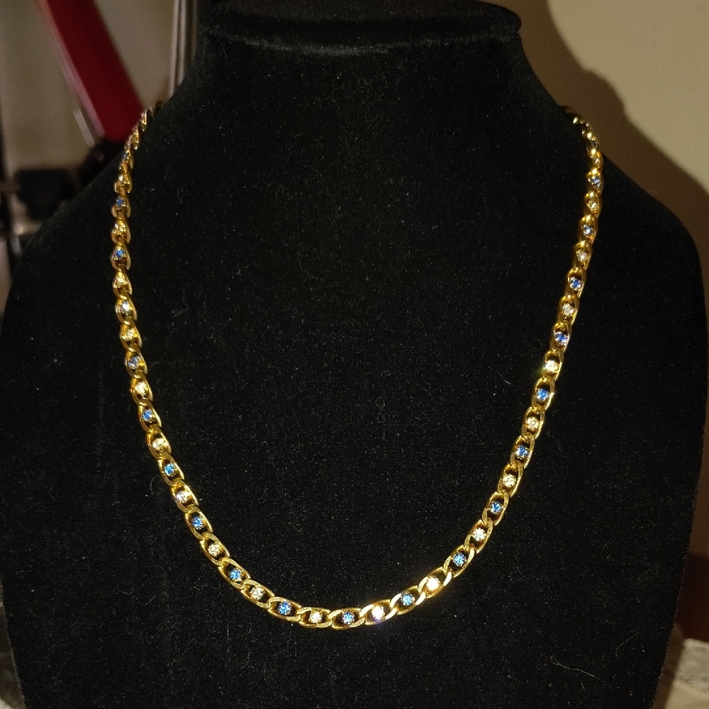 Elegant Gold and Blue Necklace - Picture 4 of 7
